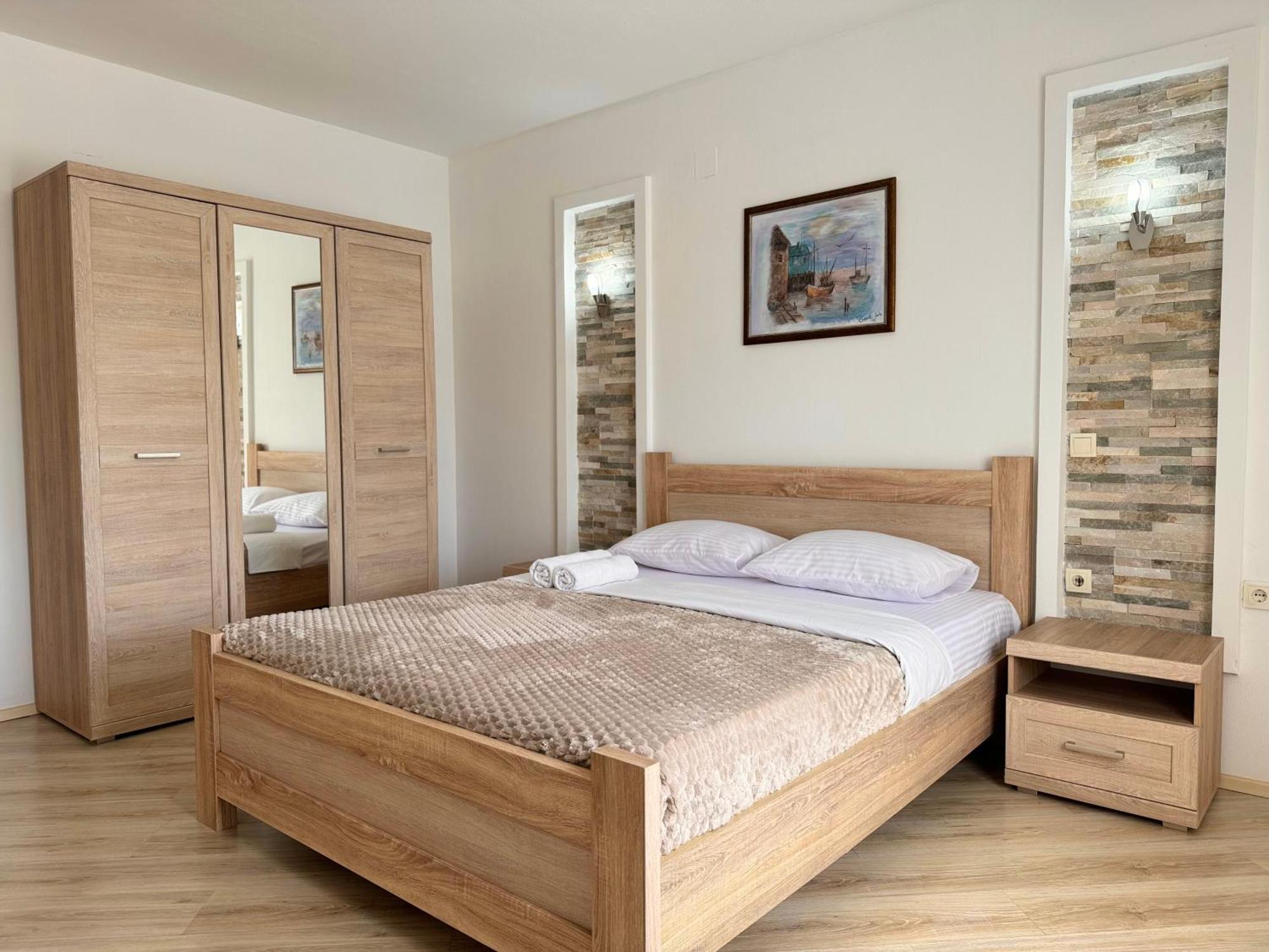 Blue Star Apartment *